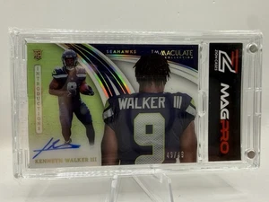 2022 Immaculate Kenneth Walker III /49 Introductions Auto RC Rookie Seahawks - Bild 1 von 2