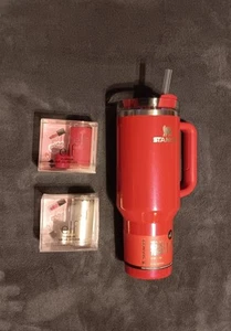 Red Delicious Stanley 40oz With 2 Elf Lip Oil Holders - Picture 1 of 3