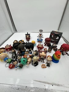 Funko Pop lotto figurine sfuse senza scatole - 40 figurine portachiavi e altro - Foto 1 di 12