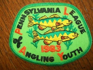 PARCHE PEZ PERCA SERIE JUVENIL PENNSYLVANIA LIGA DE PESCA SERIE 1983 4" X 3.5" - Imagen 1 de 2