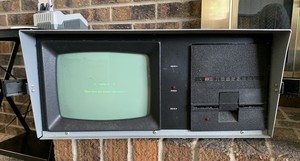 Vintage 80's KAYPRO II 2 Portable Computer As Is For Parts No Keyboard Boots UP