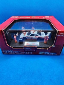 1/43 Pit Stop Showcase - #7 ALAN KULWICKI HOOTERS - 1993 NASCAR Racing Champions - Picture 1 of 6
