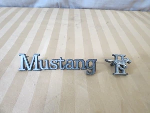 75 76 77 78 Ford Mustang II Front Right PASSENGER Side Fender Emblem Badge OEM - Picture 1 of 6