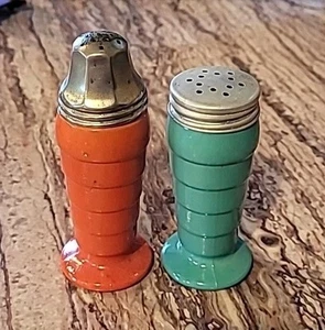 Vintage Hazel Atlas Orange & Green Art Deco Salt Pepper Shakers Mid Cent Mod - Picture 1 of 2