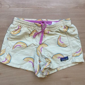 Patagonia Girls Baggies Shorts Melons Sz Small Excellent - Picture 1 of 4