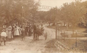 Postal NE: Entrada RPPC a City Park, York, Nebraska, DB 1910, carro - Imagen 1 de 2