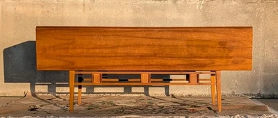 Mesa de comedor danesa moderna de mediados de siglo con hojas caídas de nogal Statesville Chair Co Foto 1 de 4