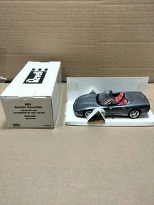 Corvette convertible gris espiral Revell GM 2003 modelo promocional 89-0947 (1:25) - Imagen 1 de 1