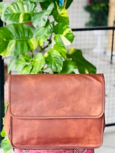 Braune Herren-Aktentasche aus sauberem Leder Kuriertasche aus echtem Laptop neu - Bild 1 von 4