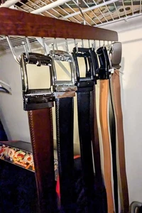 Gürtelaufhänger, Schrank Gürtel Organizer, 14 drehbare Qualitätshaken, große Kapazität - Bild 1 von 7