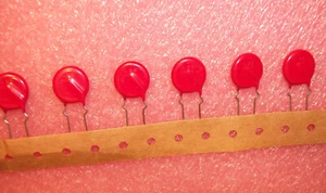 QTY (25) V275LA20A GE 275V 14mm RADIAL METAL OXIDE VARISTORS 275L20 NOS - Picture 1 of 1