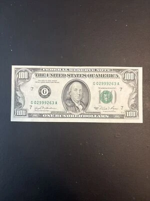 Lightly Circulated Small Head $100 bill (One Hundred Dollar Bill) - Series 1981 - Image 1 of 2