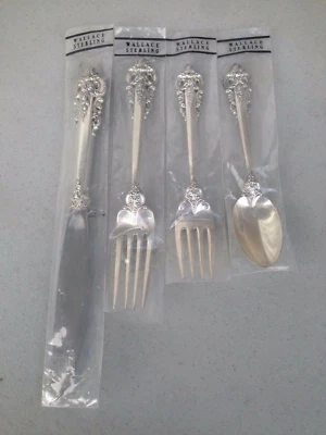 NUEVO 4 PIEZAS WALLACE GRANDE BARROCO LUGAR CONJUNTO PLATA ESTERLINA GRAN NUEVO EN CAJA COMO NUEVO Foto 1 de 2
