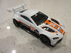 2021 Hot Wheels Aston Martin Vantage GTE WHITE Diecast 1:64 Toy Race Car - Picture 1 of 6