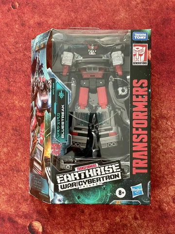 Transformers Earthrise War for Cybertron - Bluestreak Cover