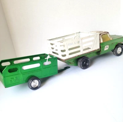 Vintage Green & White Nylint Pressed Steel Livestock Farm Truck & Trailer - Image 1 of 4