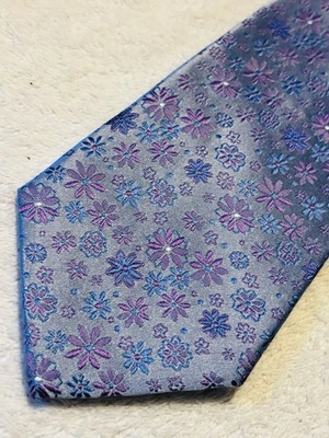 Brand New Stylish Tie By NICOLE MILLER - Image 1 of 4