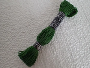 1 Skein 904 Green DMC Art. 107 Single Strand Embroidery Floss, France - Picture 1 of 2