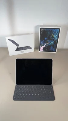 Apple iPad Pro 1. Gen 256GB, Wi-Fi, 11 Zoll - Silber   TEIL - DEFEKT !!!! - Bild 1 von 4