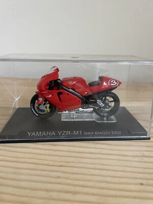Yamaha YZRM1 Max Biaggi 2002 Model Motorcycle Motorbike 1/24 Deagostini - Image 1 of 4