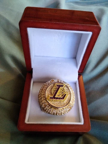 Los Angeles Lakers NBA 2020 World Championship Replica Ring Paperweight Sports Cover