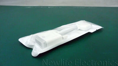 New Apple 6.5 in. (16.51cm) DVI to VGA Video Monitor Adapter 607-1158 - Image 1 of 4