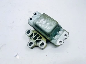 Volkswagen PASSAT B7 2014 Diesel 103kW Engine mount bracket 1K0199555 GPX1401 - Picture 1 of 8