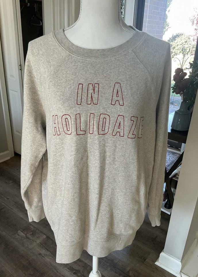 Sudadera Navidad American Eagle M Gris Suave en A Holidaze Para Mujer Foto 1 de 4