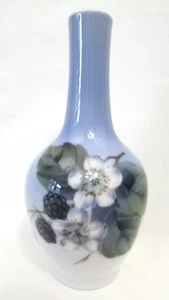 ROYAL COPENHAGEN PORCELAIN BERRIES AND BLOSSOM #288 BUD VASE VINTAGE 1953 - Picture 1 of 8