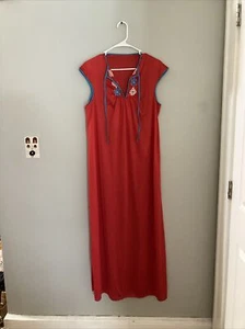 Vintage Red Nightgown Embroidered Blue Trim SZ S - Picture 1 of 9