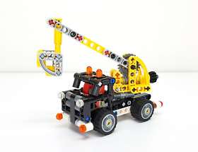 LEGO TECHNIC 42031 - Cherry Picker - 100% Complete - 2015