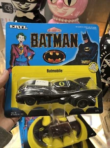 Vintage 1989 DC Comics Batman Batmobile 1:43 Scale Die Cast Metal - New & Sealed - Picture 1 of 2