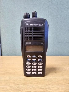Motorola GP380 4W Przenośne profesjonalne radio UHF - Zdjęcie 1 z 6