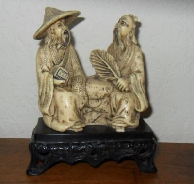 Estatuilla vintage china asiática Scholor's en jardín sobre base tallada negra Foto 1 de 4