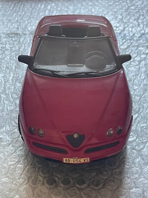 Modellino Alfa Romeo Spider 1995 Maisto die-cast scala 1:18 - Immagine 1 di 4