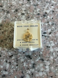 Vintage Masonic Gold Tone Wrist Watch Charm Bracelet Charm in Case Mason OES - Picture 1 of 3