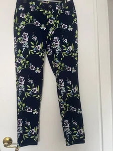 Chico's Größe 0,5 blau Orchidee Blumendruck Girlfriend Jeans errötende Blüten neu ohne Etikett - Bild 1 von 8
