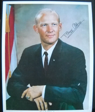 BUZZ ALDRIN Signed 8x10 NASA Photo APOLLO 11 Astronaut 2nd To Walk On The Moon Cover