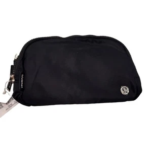 NUOVA LULULEMON Everywhere borsa cintura nera nuova con etichetta ferramenta argento doppia zip pull - Foto 1 di 13