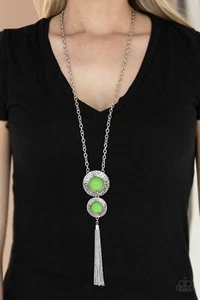 PAPARAZZI 🔥"ABSTRACT ARTISTRY GREEN NECKLACE"🔥NEW RELEASE 7/21🔥BEAUTIFUL🔥 - Picture 1 of 3