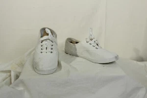 Time & Tru Women's White Low Top Lace Up Canvas Sneakers Sz 9 - Picture 1 of 8