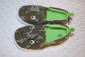 Baby Boys Shoes GREEN BROWN CAMO Casual CANVAS SLIP ON Dinosaur Lizard 2 3 4 5 6 - Picture 1 of 2