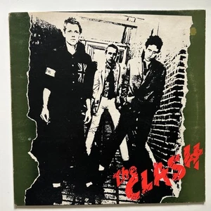 The Clash - The Clash 1977 UK Vinyl LP CBS 82000. VG+/VG+ - Picture 1 of 11