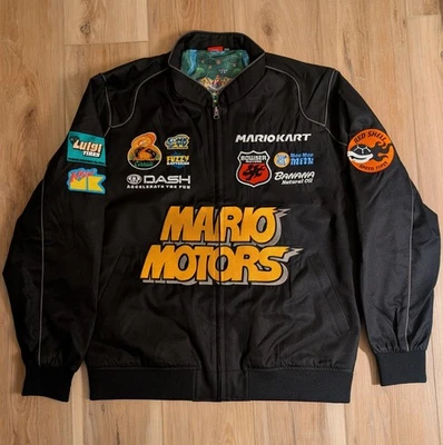 Jaqueta de corrida Nintendo Japão Super Mario Mario Kart World preta tamanho G - GG - Imagem 1 de 4
