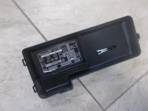 Toyota Highlander 3.0L V6 Relay Box Cover 01 02 03 Used OEM Under Hood - Picture 1 of 2