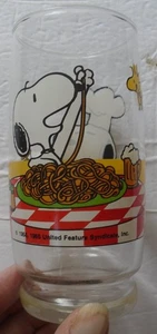 Vintage Snoopy 6" Glass 1965 - Imagen 1 de 3