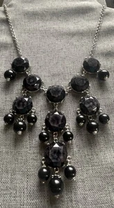 COLLANA Perline Blu Scuro Metallo Tono Oro Firmata NY Dichiarazione - Foto 1 di 17
