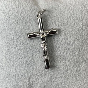 925 Sterling Silver Cross Crucifix Charm Pendant - Picture 1 of 4