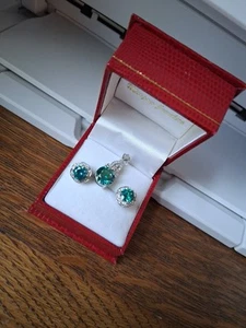Beautiful Blue Green Crystal Earring And Pendant Set - Picture 1 of 6