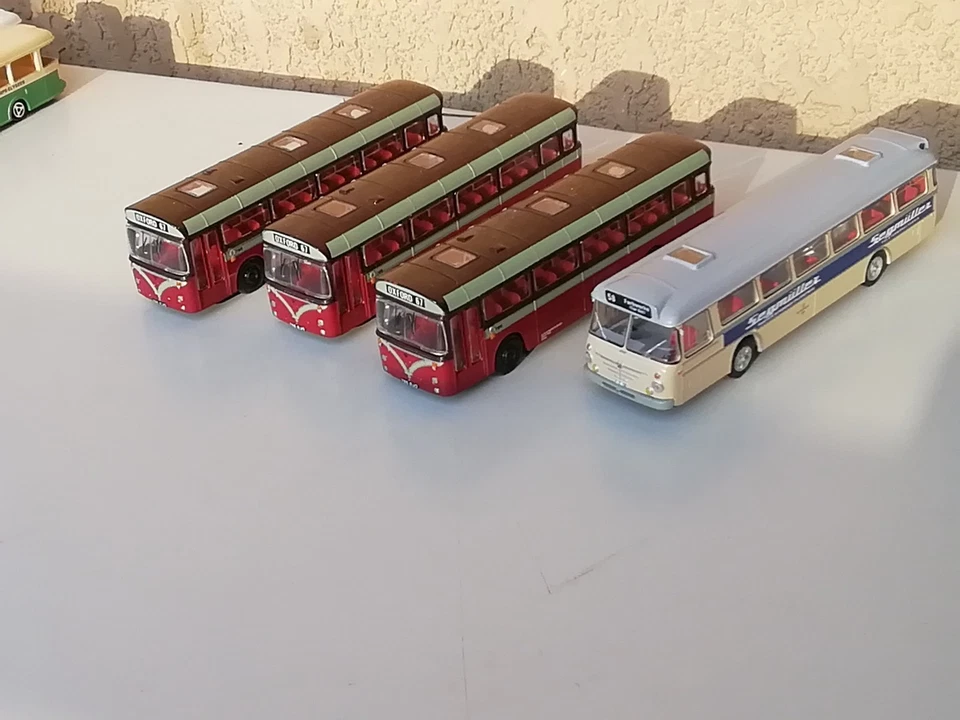 CORGI LOTTO 4 AUTOBUS 1/76 INTERAMENTE IN METALLO -20 - Immagine 1 di 2